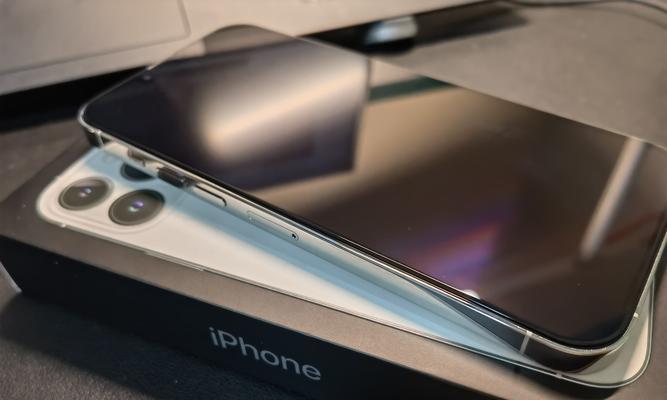iPhone13vs.iPhone12ProMax（技术的之战，为你解读两款旗舰手机的优劣对比）