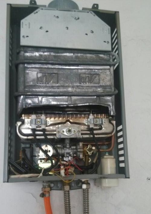 万和热水器水压故障排除方法（解决热水器水压不稳定的实用技巧）  第2张