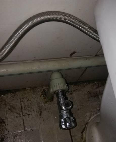 马桶水箱不进水的原因及解决方法（为什么马桶水箱不进水）  第3张