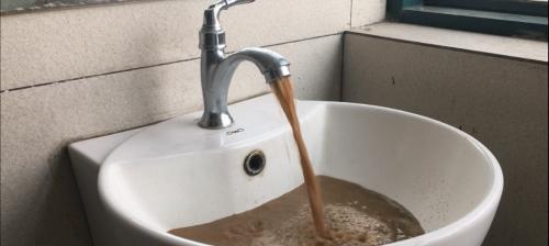 冰柜管道堵塞的清洗技巧（解决冰柜管道堵塞的小技巧）