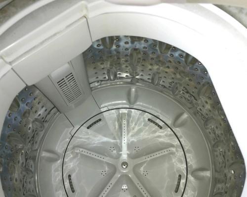 如何修复洗衣机漏水问题（解决洗衣机漏水的实用方法）  第1张