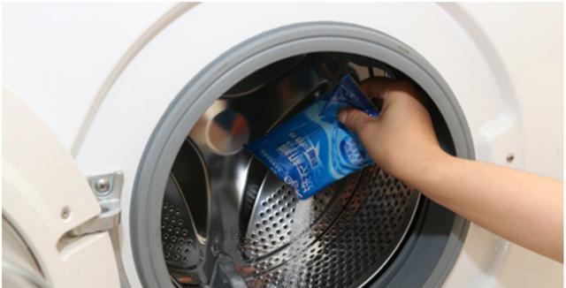 如何修复洗衣机漏水问题（解决洗衣机漏水的实用方法）  第3张