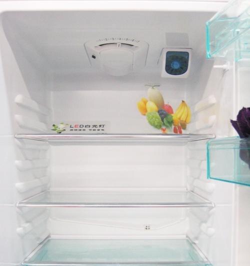 如何清洗新飞冰箱异味，让你的食物保持新鲜（轻松去除异味）  第2张