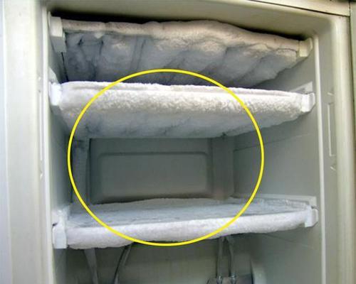 冰箱中间层不制冷的故障原因及解决方法（探寻冰箱中间层不制冷的真相）  第3张