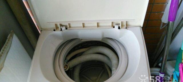 海尔洗衣机脚下漏水问题解决方案（掌握维修技巧）  第3张