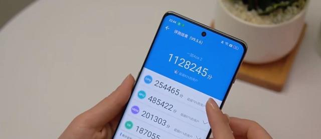 安卓手机处理器排名前十，助力智能手机性能提升（探索安卓手机处理器市场）