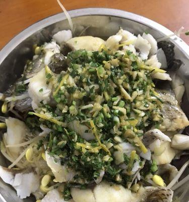 让海鲈鱼更美味的烹饪秘诀（探索海鲈鱼烹饪的口感与技巧）  第2张