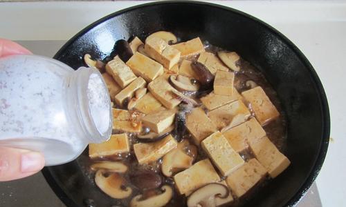 水豆腐的简单又美味之道（让你爱上水豆腐的15个独特烹饪方法）  第1张