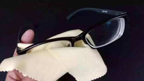 如何处理有划痕的眼镜镜片（保护视力）