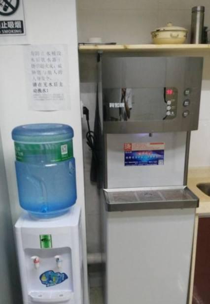 饮水机清洁全攻略（让您的饮水机更健康）  第2张