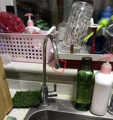 饮水机水管漏气的修复方法（解决饮水机水管漏气问题的简单有效方法）  第2张