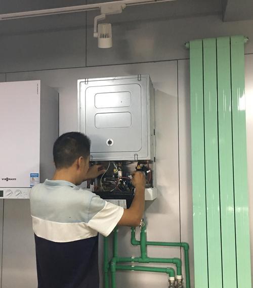 壁挂炉水管不流热水怎么办（解决壁挂炉水管不流热水的实用方法）  第3张
