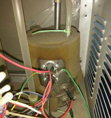 饮水机漏水地方坏了怎么修（饮水机漏水解决方法大揭秘）