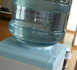 饮水机漏水地方坏了怎么修（饮水机漏水解决方法大揭秘）  第2张