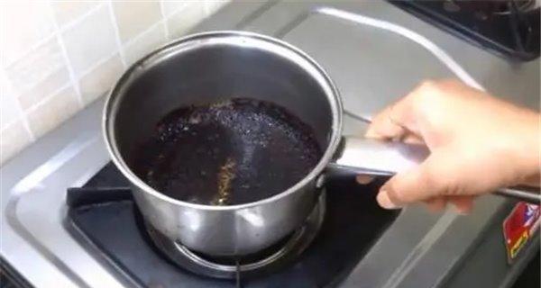 小苏打和醋的清洗奇迹（油烟机清洁利器的秘密揭示）