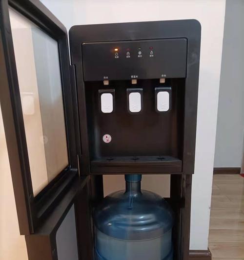 宠物自动饮水机的固定方法（简单易行的固定方法）  第2张