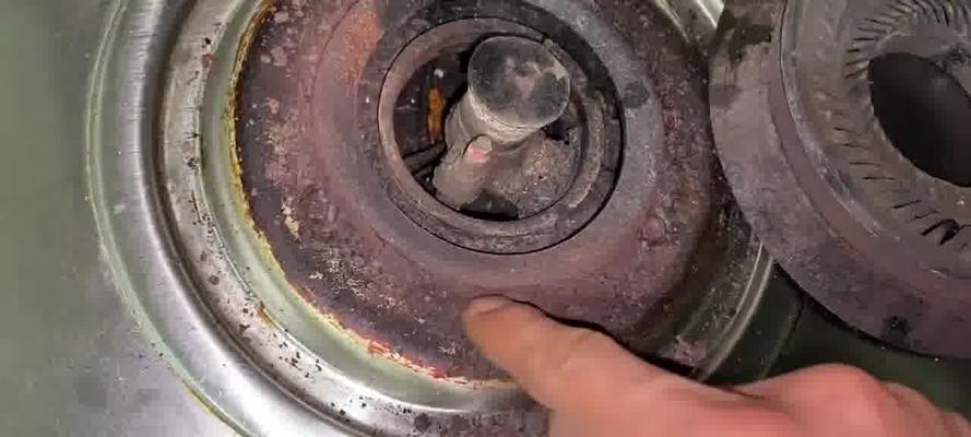 燃气灶回火爆燃处理的安全技巧（如何有效避免燃气灶的回火爆燃）  第3张