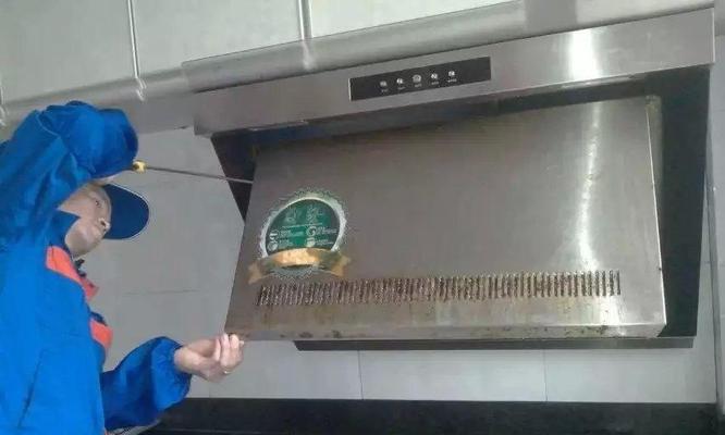 如何预防油烟机电机烧毁（了解清洗油烟机电机的重要性）  第3张