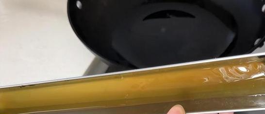 油烟机换油（学会正确更换油烟机滤网）