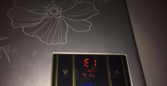 家里电灯不亮怎么办（解决家庭电灯故障的方法和注意事项）