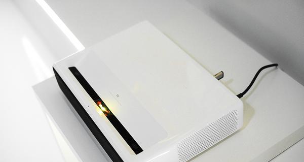 如何选择适合自己的投影仪（从品牌到亮度）  第1张