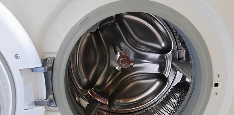 如何清洗发臭的滚筒洗衣机（解决滚筒洗衣机发臭问题的实用方法）