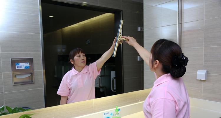 老式吸油烟机清洗攻略（保洁大姐教你一招拆解清洗老式吸油烟机）