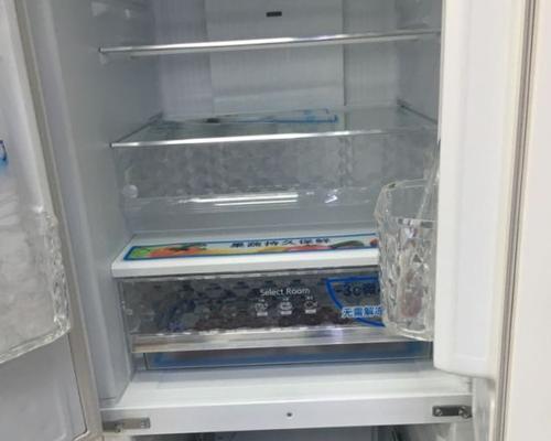 松下冰箱显示屏温度闪烁解决方法（探索冰箱显示屏闪烁的原因与解决方案）  第2张