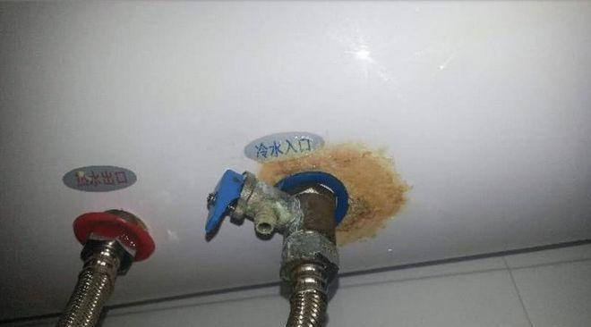 热水器开关老漏水如何修理（探索热水器开关老漏水的原因及解决方案）  第3张