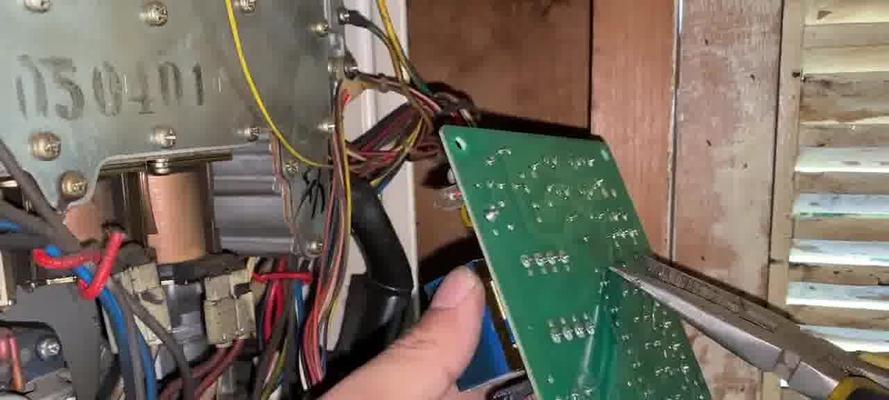 壁挂炉元件的检测方法（确保壁挂炉安全运行的重要手段）  第1张
