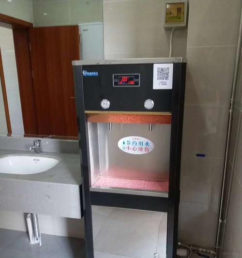 饮水机热水口发臭原因及解决方法（探究饮水机热水口发臭的根本问题并提供有效解决方案）  第3张