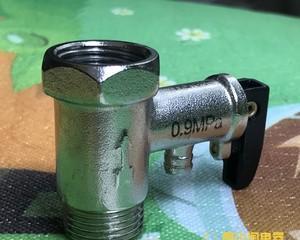 热水器安全阀漏水的维修方法（解决热水器安全阀漏水的有效措施）  第2张