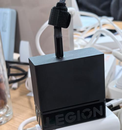 充电器氮化镓黑色是什么？这种充电器有什么特点？