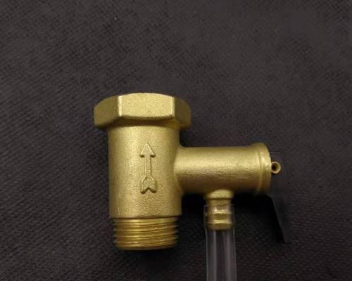热水器引流盒子的正确打开方法是什么？使用时应注意什么？